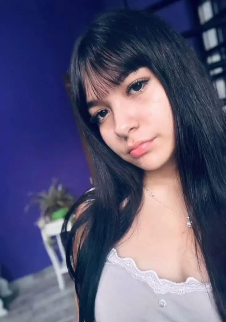 files/foto_de_chica_con_flequillo.webp